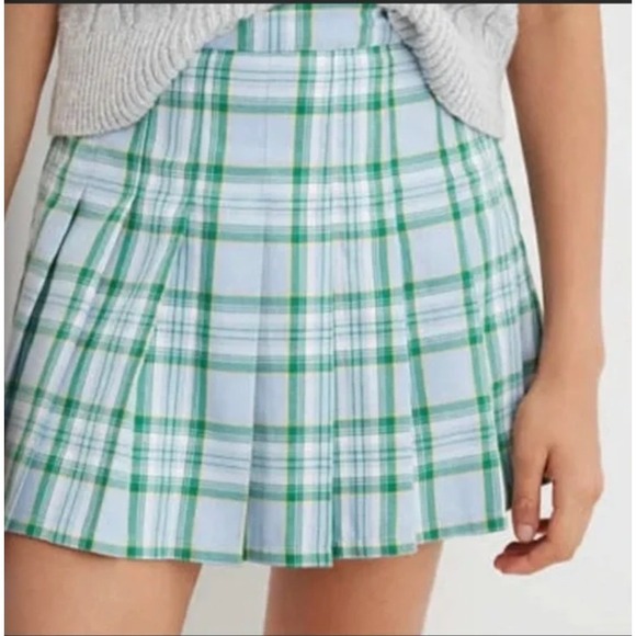 aerie Dresses & Skirts - NWT Aerie Class Act Blue Green Plaid Pleated Mini Skirt Medium